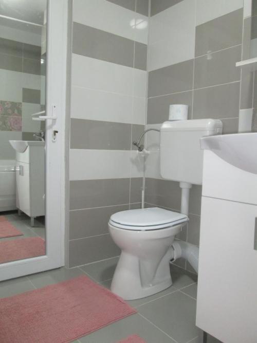 Apartament Sarra Targoviste Luaran gambar