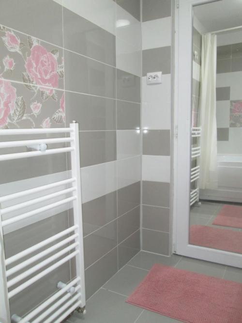 Apartament Sarra Targoviste Luaran gambar